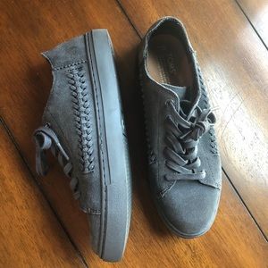 Toms sneakers